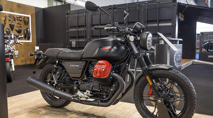 Moto Guzzi V7 III Carbon