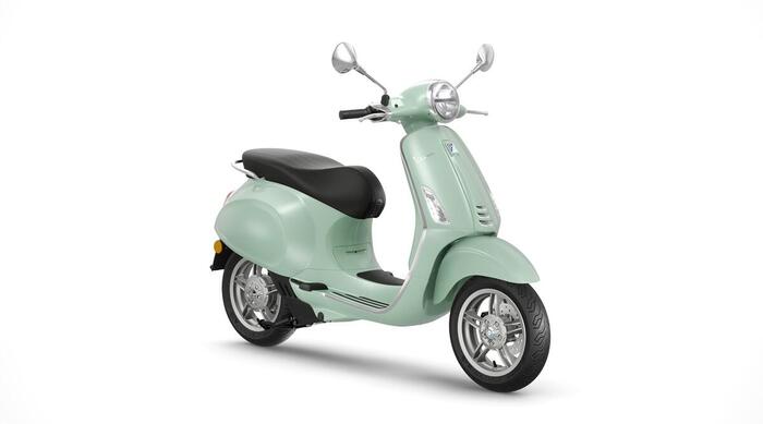 Vespa Primavera elettrica verde amabile