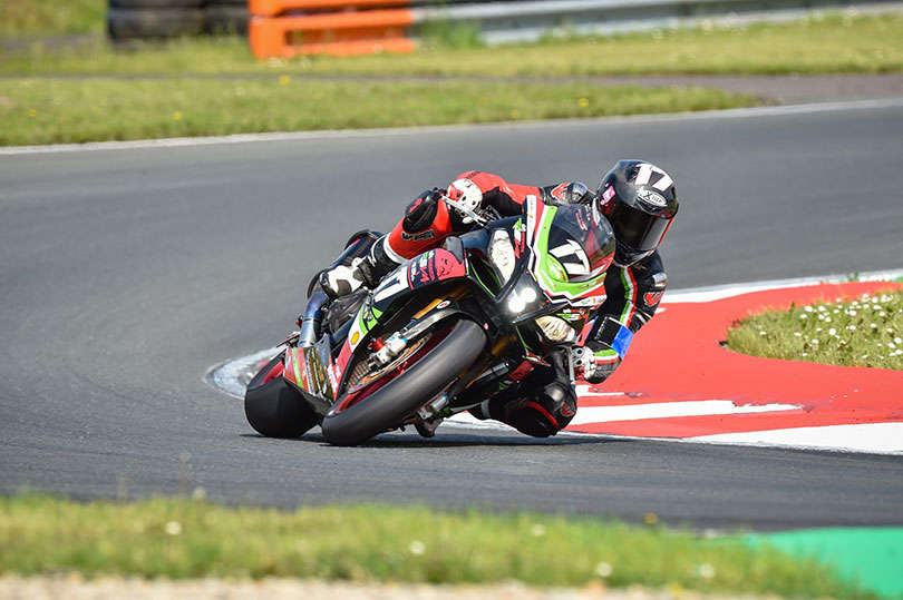 Aprilia RSV4 triumphs at the Open Endurance European Championship