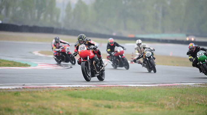 Un successo la “prima” del Trofeo Moto Guzzi Fast Endurance