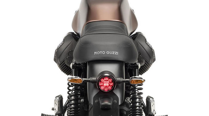 In vendita la nuova Moto Guzzi V7 III Stone “Night Pack” 