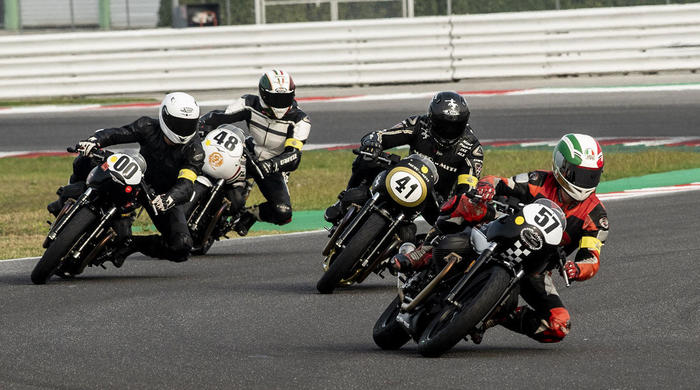 Moto Guzzi Fast Endurance 2020