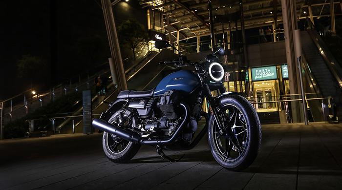 Moto Guzzi V7 III Stone “Night Pack”