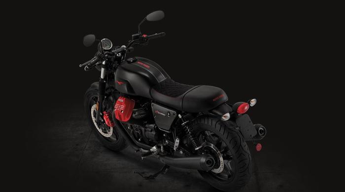 Moto Guzzi V7 III Carbon