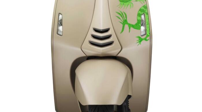 Vespa 946 Dragon Front