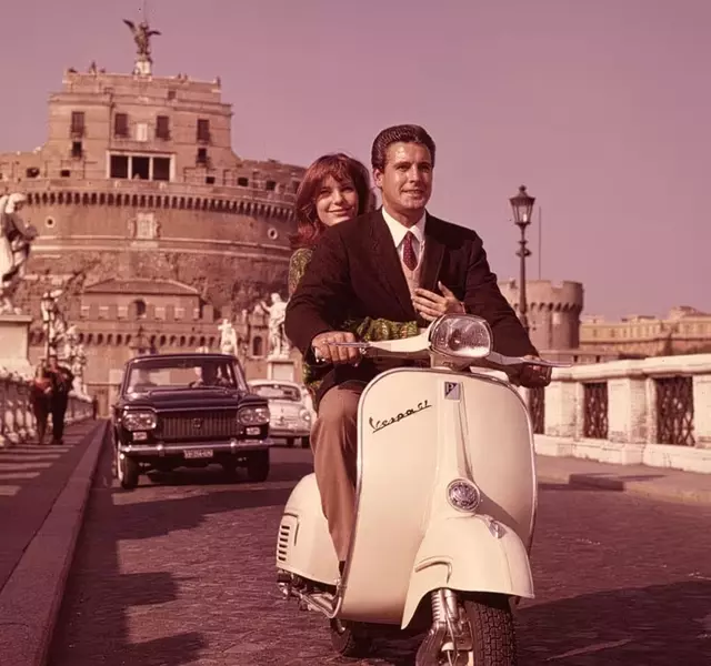 Vespa GL Rome Castel Sant Angelo