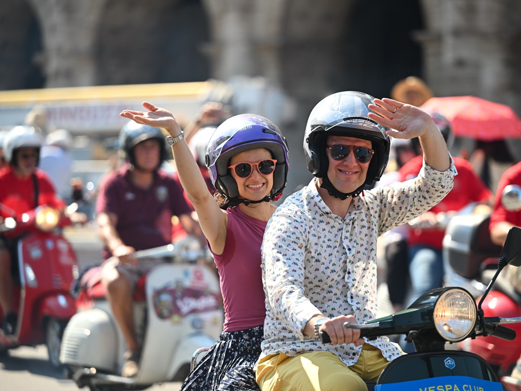 01_Vespa 80