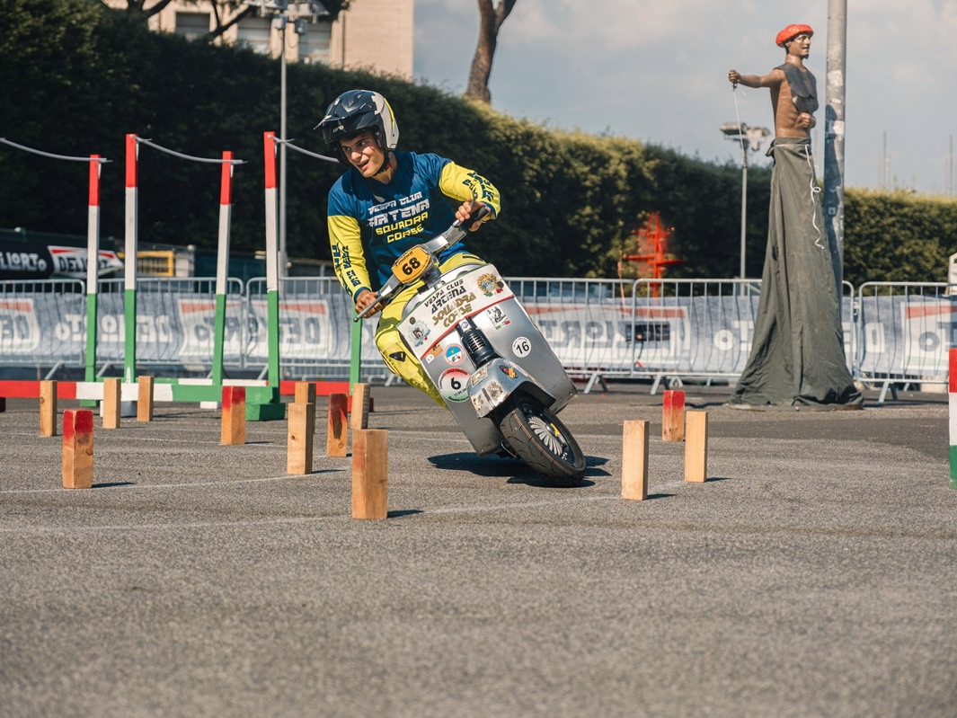 02_Vespa 80