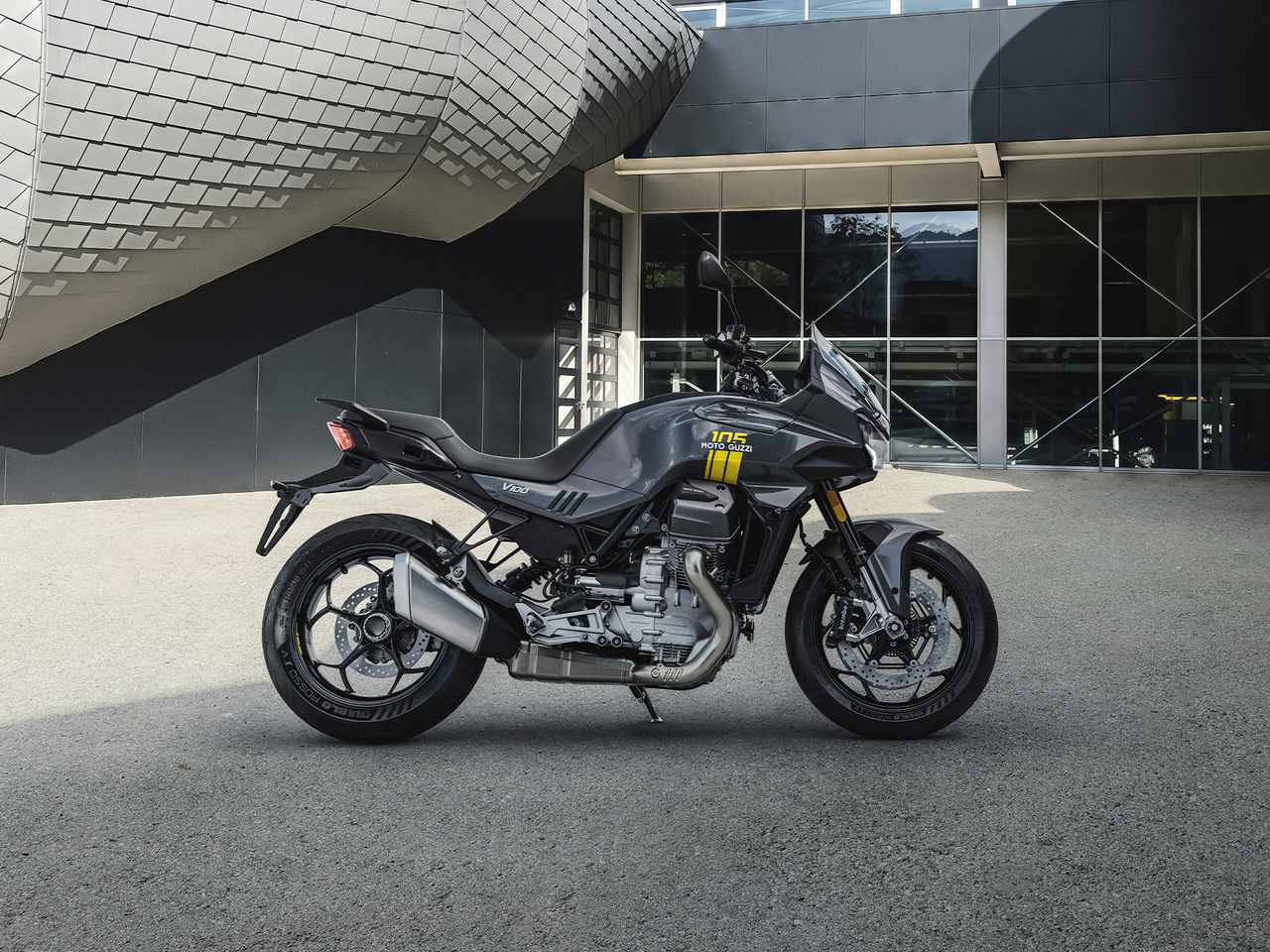 Moto Guzzi V100 Mandello 105th Anniversary