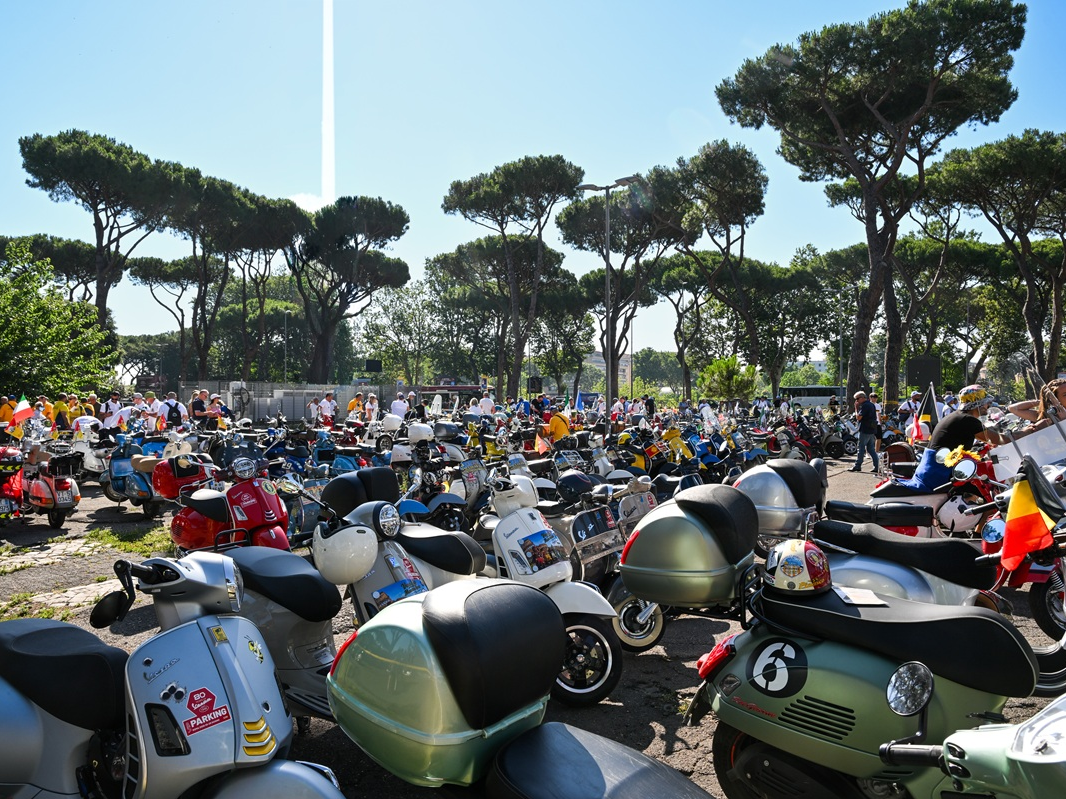Celebrazioni per gli 80 anni di Vespa